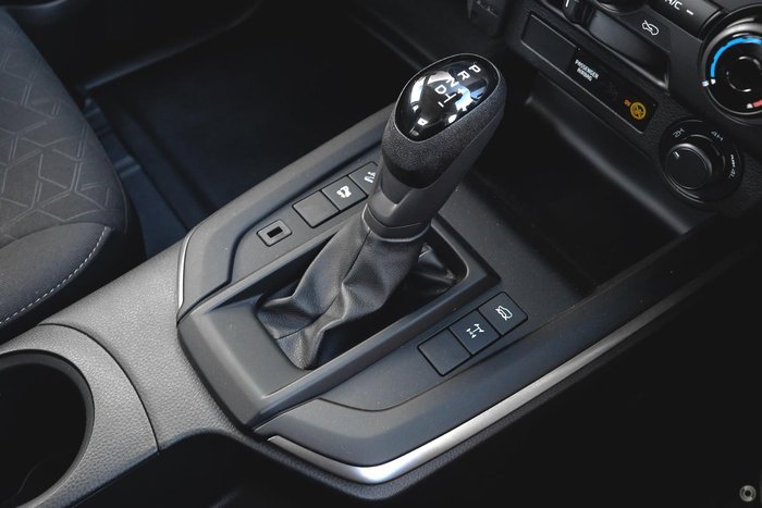 2025 Isuzu D-MAX LS-M