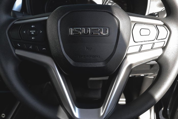 2025 Isuzu D-MAX LS-M