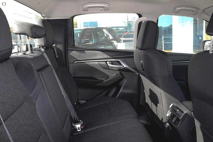 2025 Isuzu D-MAX LS-M