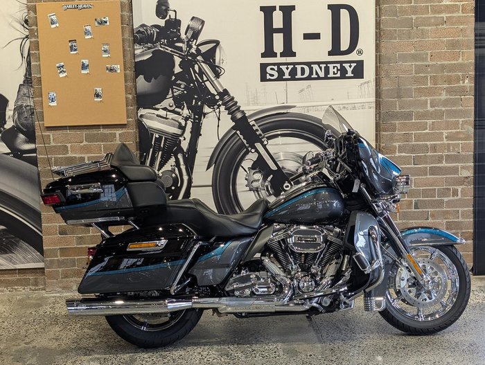 2014 Harley-Davidson CVO Limited 110 (FLHTKSE) CVO