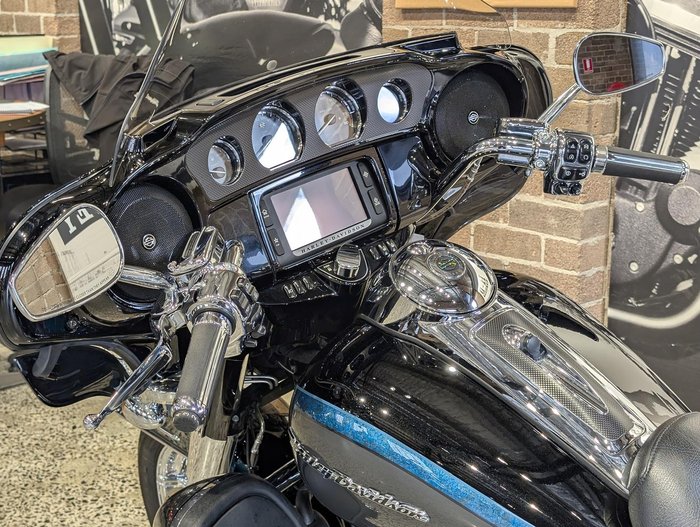 2014 Harley-Davidson CVO Limited 110 (FLHTKSE) CVO