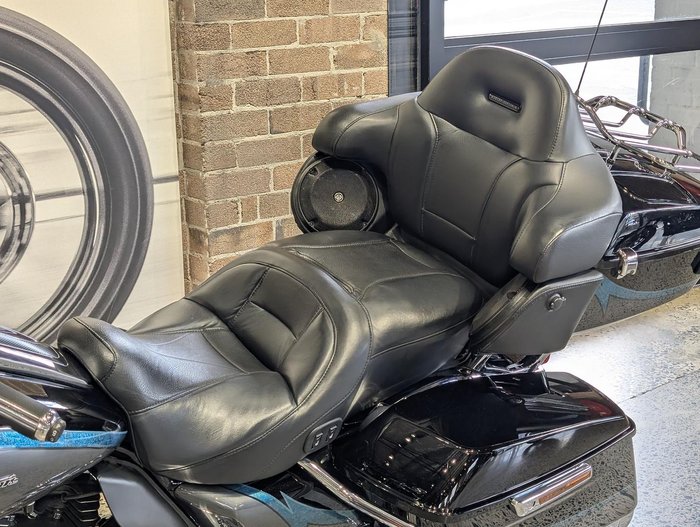 2014 Harley-Davidson CVO Limited 110 (FLHTKSE) CVO