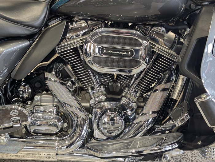 2014 Harley-Davidson CVO Limited 110 (FLHTKSE) CVO