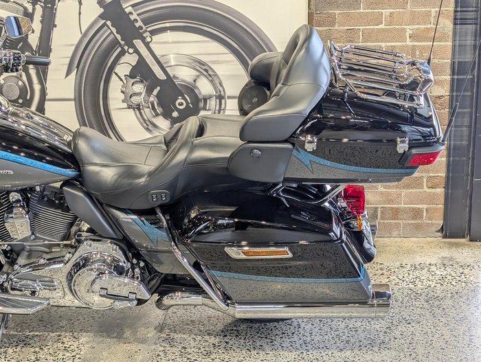 2014 Harley-Davidson CVO Limited 110 (FLHTKSE) CVO