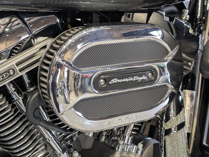 2014 Harley-Davidson CVO Limited 110 (FLHTKSE) CVO