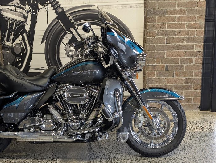 2014 Harley-Davidson CVO Limited 110 (FLHTKSE) CVO