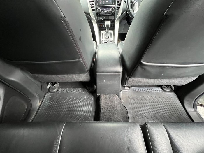 2017 Mitsubishi Pajero Sport Exceed