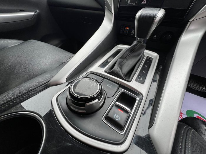 2017 Mitsubishi Pajero Sport Exceed