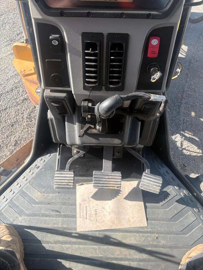 2022 Caterpillar 140 Yellow