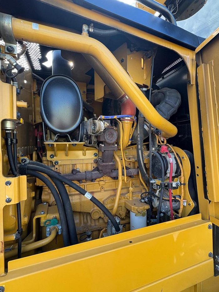 2022 Caterpillar 140 Yellow