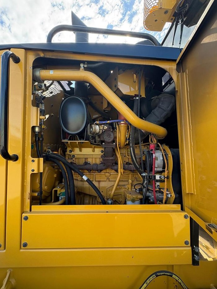 2022 Caterpillar 140 Yellow