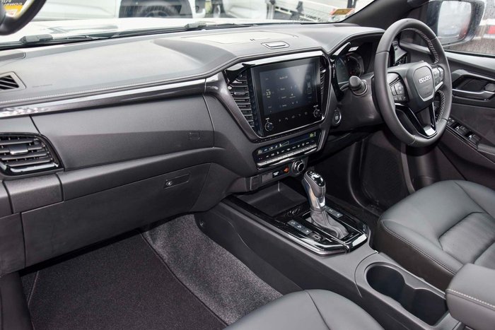 2025 Isuzu D-MAX BLADE