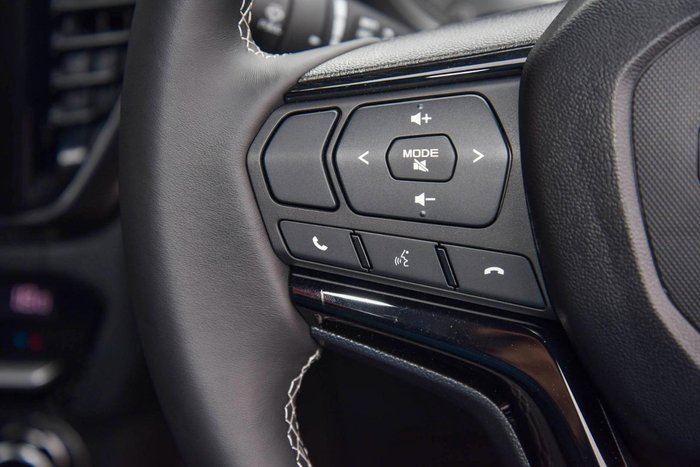 2025 Isuzu D-MAX BLADE