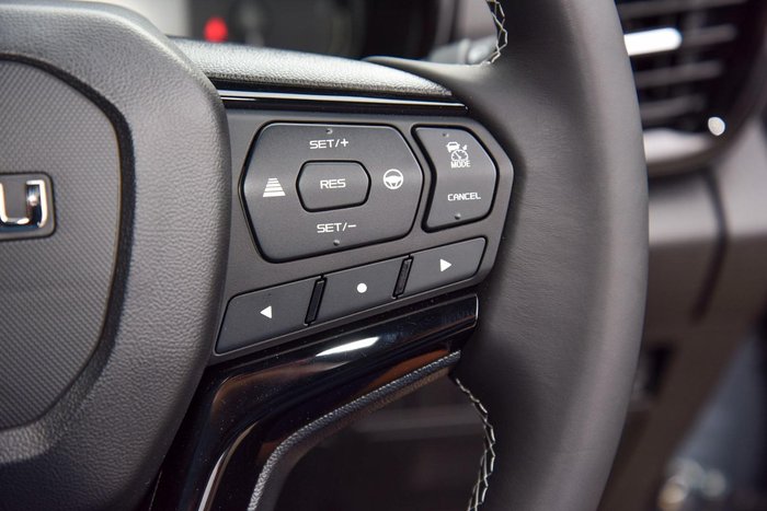 2025 Isuzu D-MAX BLADE