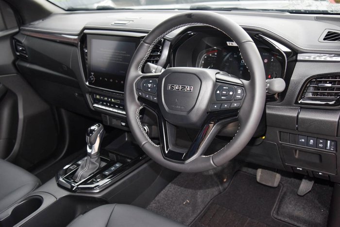 2025 Isuzu D-MAX BLADE