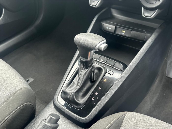 2022 KIA STONIC S