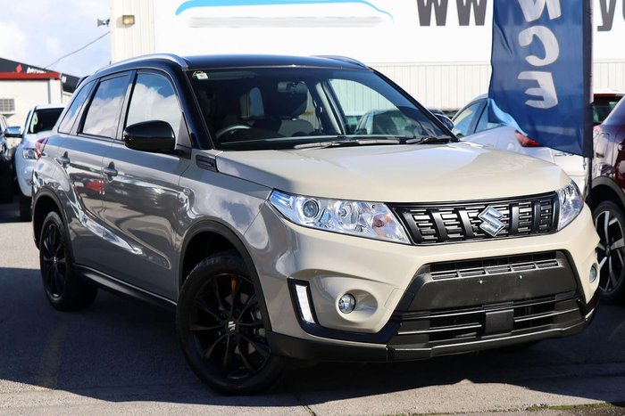 2024 Suzuki Vitara Shadow LY Series II Savannah Ivory