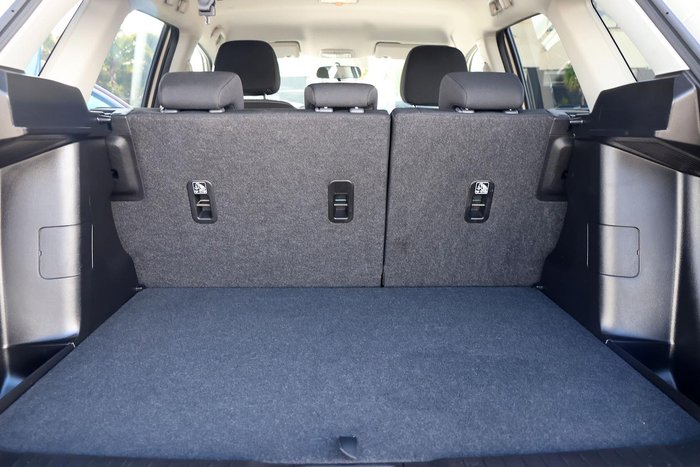 2024 Suzuki Vitara Shadow LY Series II Savannah Ivory