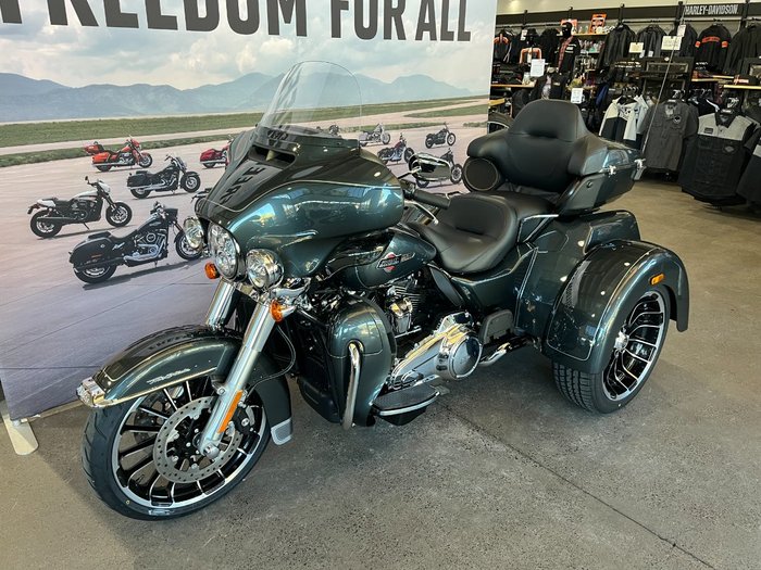 2025 Harley-davidson FLHTCUTG TRI GLIDE U/CLC 114 IRON HORSE METALLIC