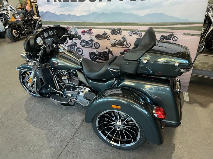 2025 Harley-davidson FLHTCUTG TRI GLIDE U/CLC 114 IRON HORSE METALLIC
