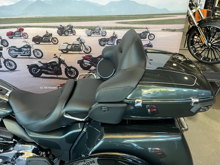 2025 Harley-davidson FLHTCUTG TRI GLIDE U/CLC 114 IRON HORSE METALLIC