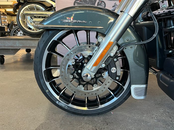 2025 Harley-davidson FLHTCUTG TRI GLIDE U/CLC 114 IRON HORSE METALLIC