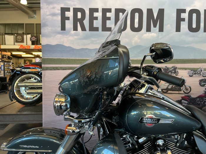 2025 Harley-davidson FLHTCUTG TRI GLIDE U/CLC 114 IRON HORSE METALLIC
