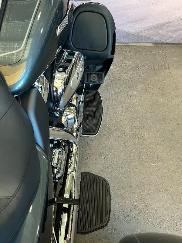2025 Harley-davidson FLHTCUTG TRI GLIDE U/CLC 114 IRON HORSE METALLIC