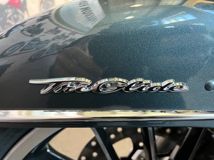 2025 Harley-davidson FLHTCUTG TRI GLIDE U/CLC 114 IRON HORSE METALLIC