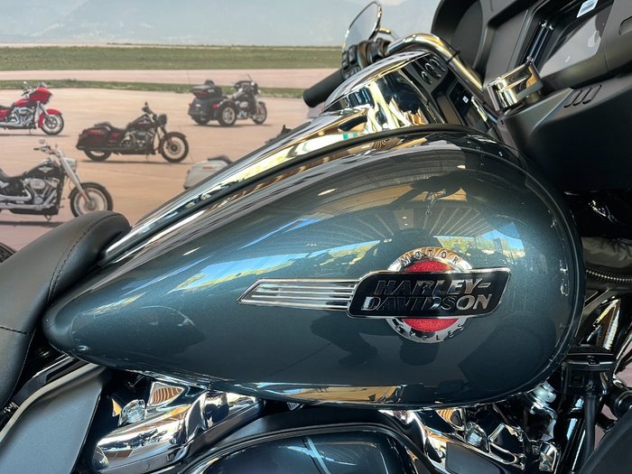 2025 Harley-davidson FLHTCUTG TRI GLIDE U/CLC 114 IRON HORSE METALLIC