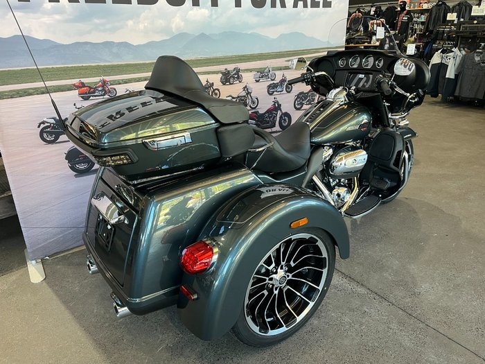 2025 Harley-davidson FLHTCUTG TRI GLIDE U/CLC 114 IRON HORSE METALLIC