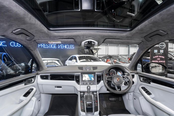2015 Porsche Macan Turbo