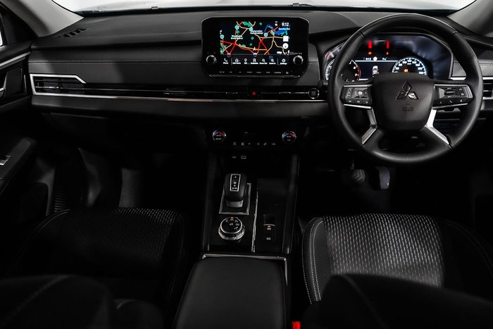 2024 Mitsubishi Outlander LS