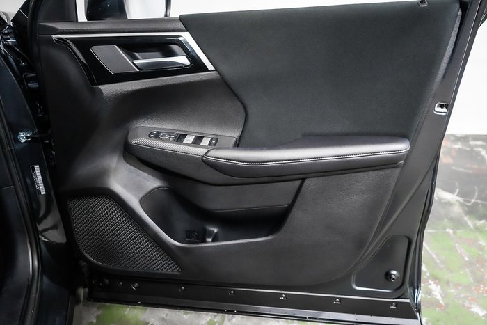 2024 Mitsubishi Outlander LS