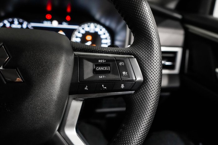 2024 Mitsubishi Outlander LS