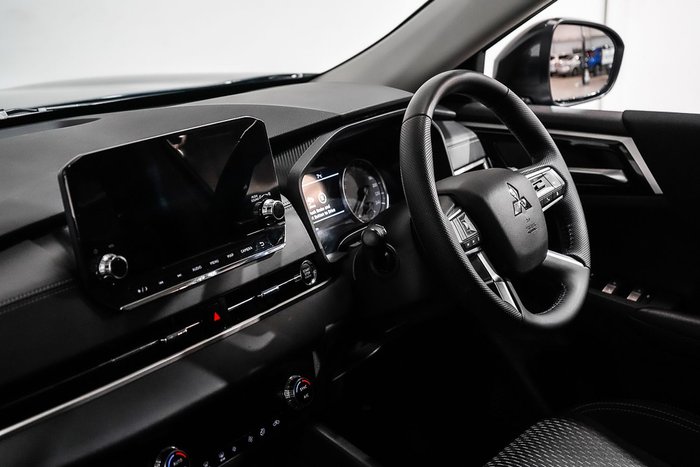 2024 Mitsubishi Outlander LS