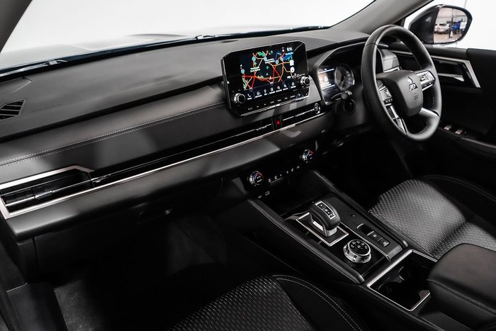 2024 Mitsubishi Outlander LS