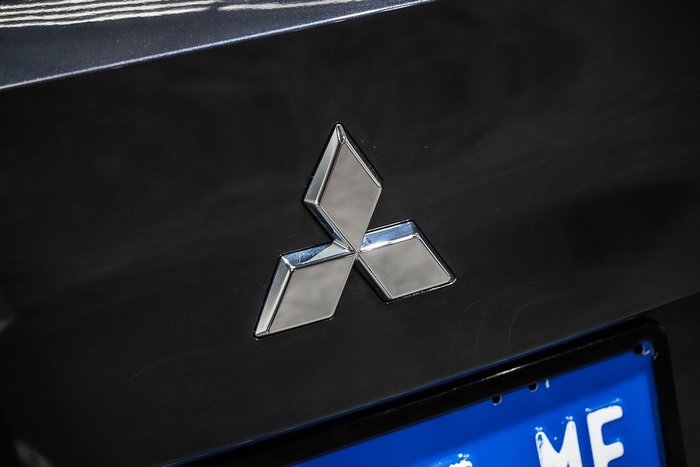 2024 Mitsubishi Outlander LS