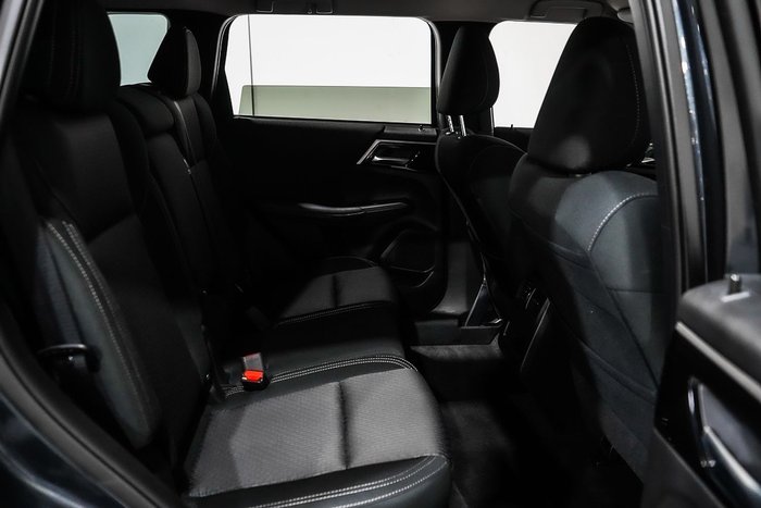 2024 Mitsubishi Outlander LS