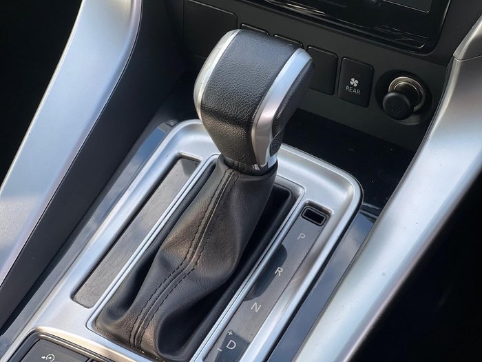 2016 Mitsubishi Pajero Sport GLX