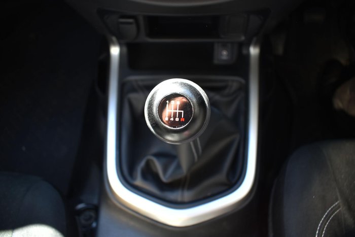2019 Nissan Navara RX