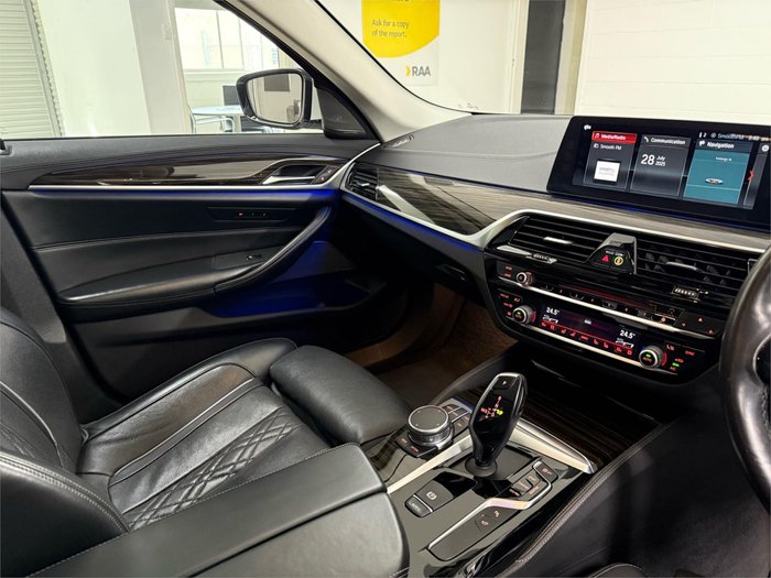 2017 BMW 5 Series 530i Luxury Line