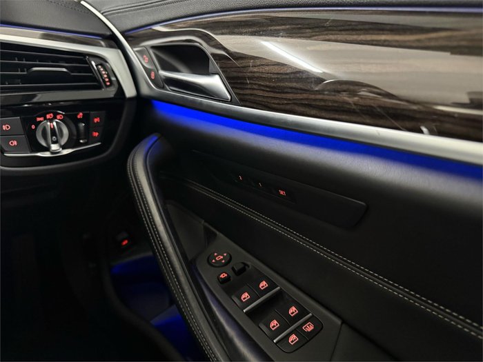 2017 BMW 5 Series 530i Luxury Line