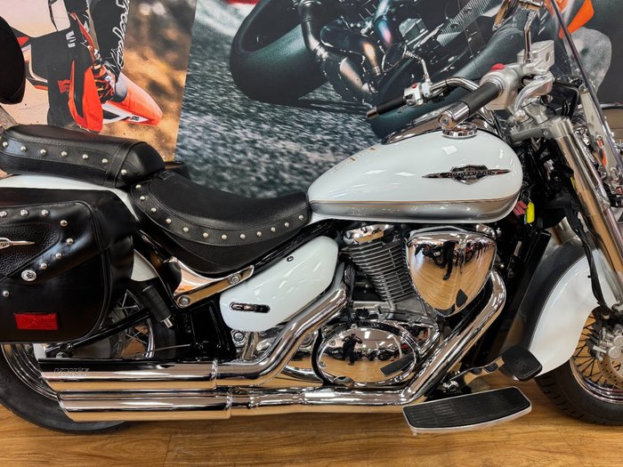 2013 Suzuki VL800T (BOULEVARD C50T) WHITE