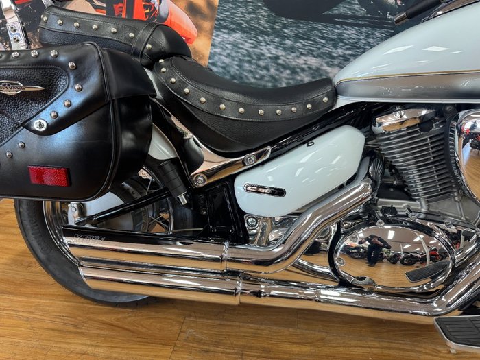 2013 Suzuki VL800T (BOULEVARD C50T) WHITE