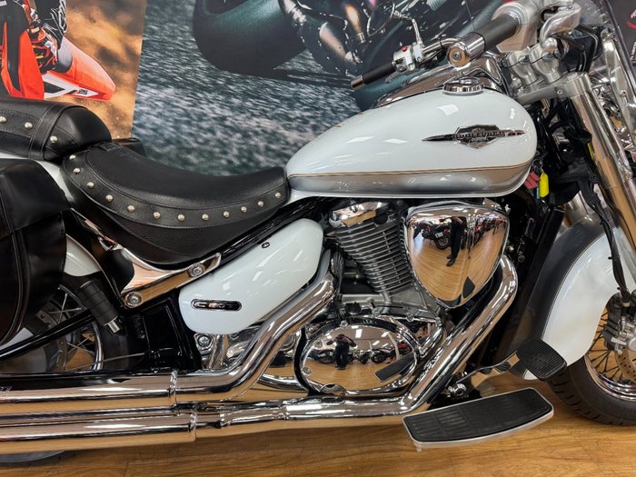 2013 Suzuki VL800T (BOULEVARD C50T) WHITE
