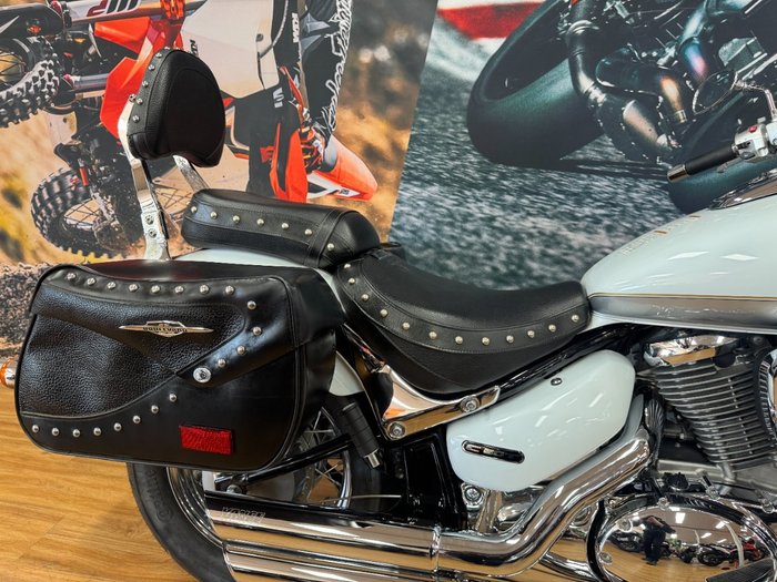 2013 Suzuki VL800T (BOULEVARD C50T) WHITE