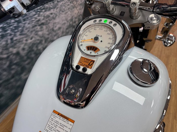 2013 Suzuki VL800T (BOULEVARD C50T) WHITE
