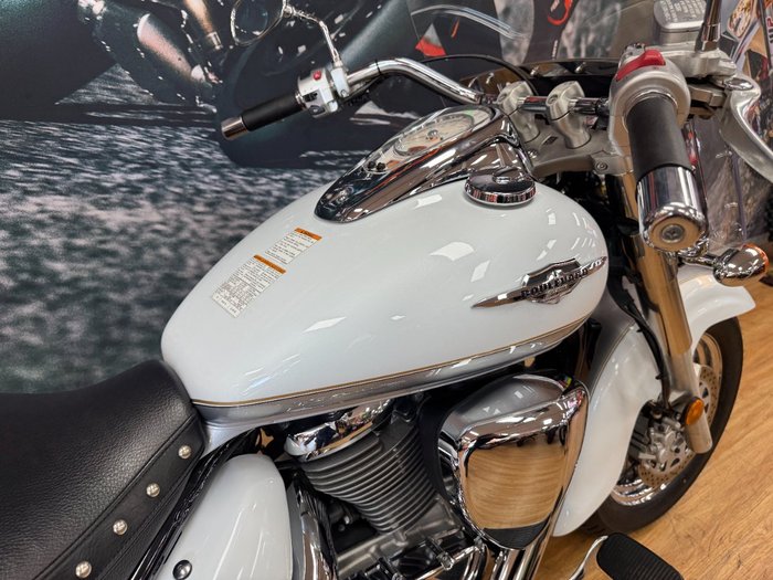2013 Suzuki VL800T (BOULEVARD C50T) WHITE