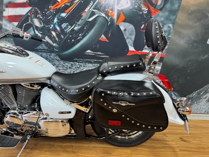 2013 Suzuki VL800T (BOULEVARD C50T) WHITE